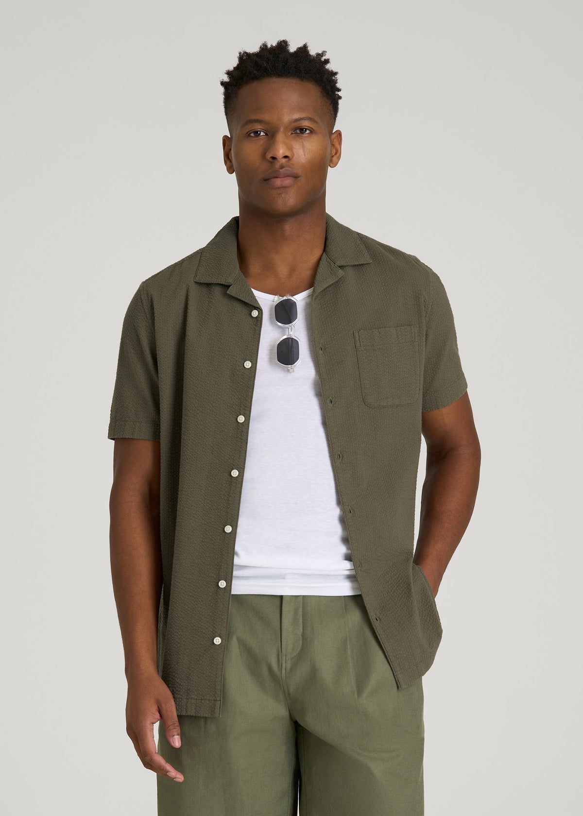 Seersucker Camp Collar Short Sleeve Shirt for Tall Men in Olive
