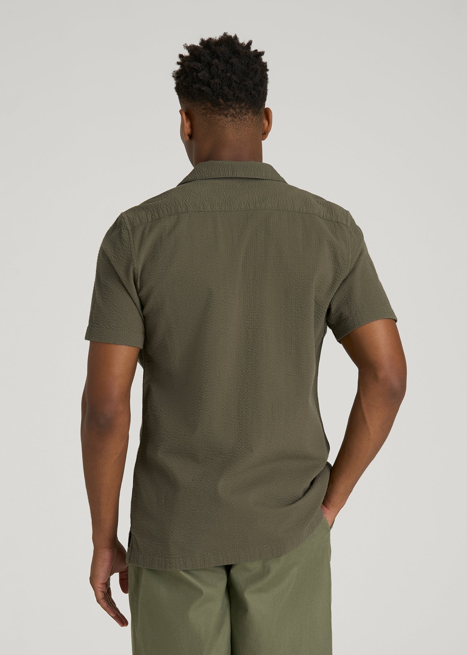 Seersucker Camp Collar Short Sleeve Shirt for Tall Men in Olive
