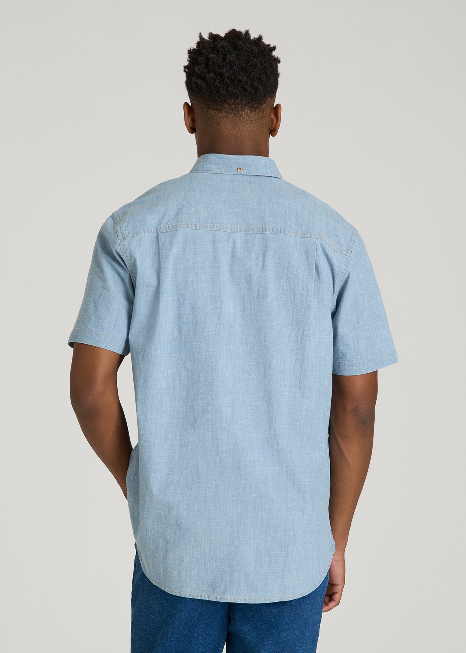 Short Sleeve Chambray Shirt for Tall Men in Light Blue Chambray