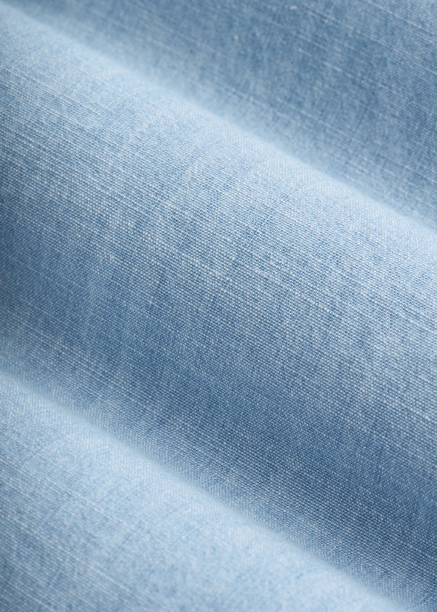 Short Sleeve Chambray Shirt for Tall Men in Light Blue Chambray