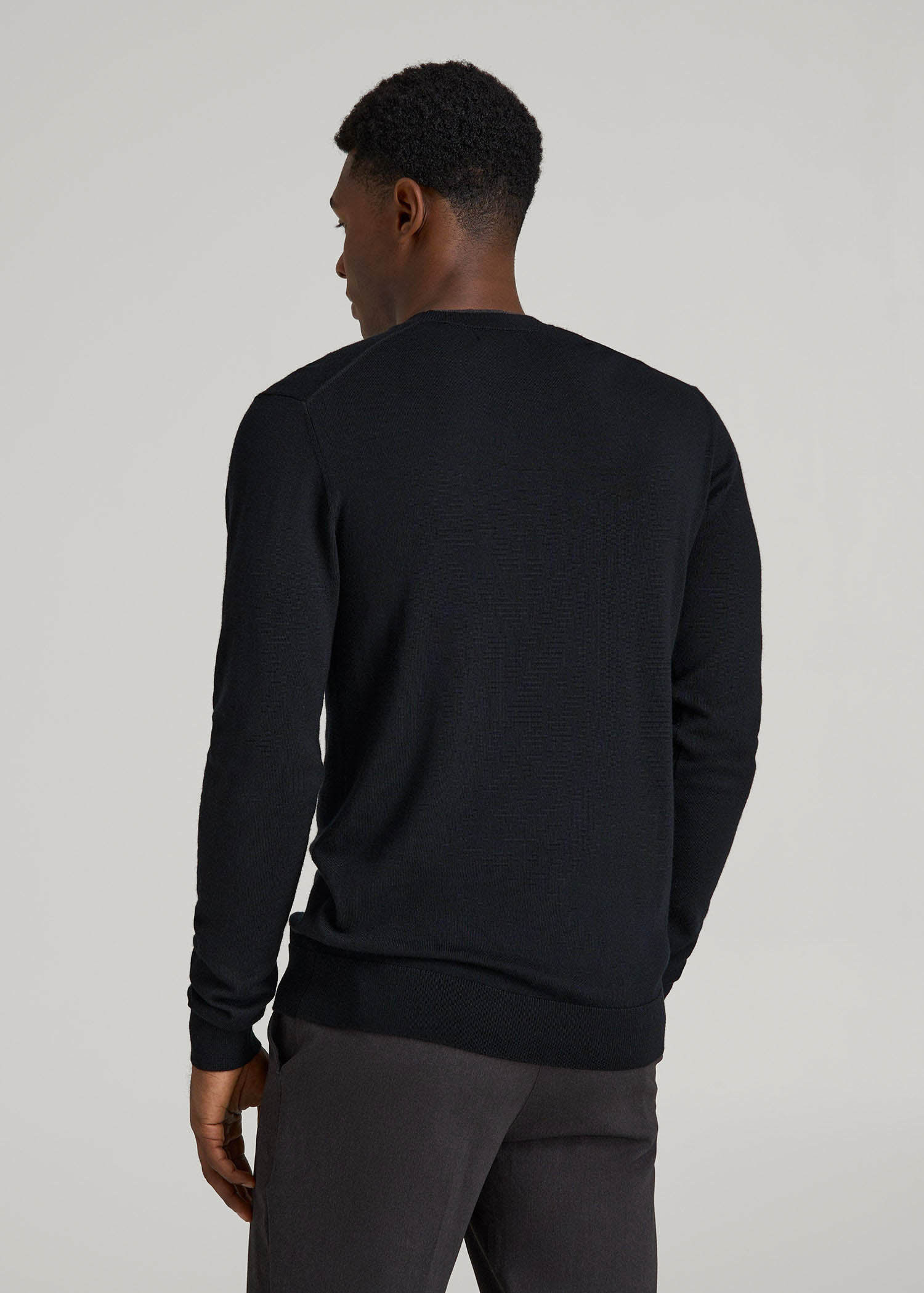 Merino Wool Crewneck Tip Sweater for Tall Men in Black