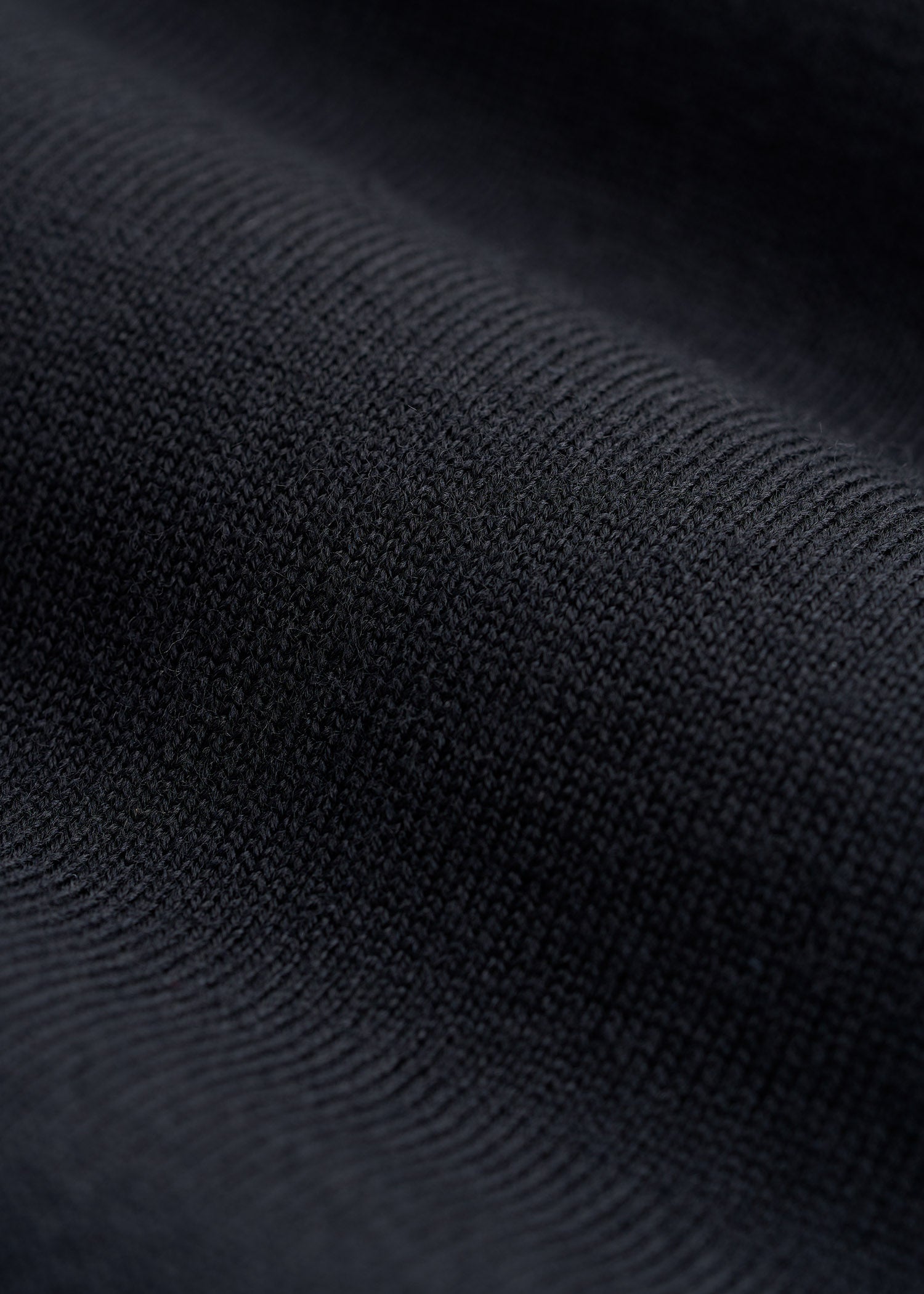 Merino Wool Crewneck Tip Sweater for Tall Men in Black