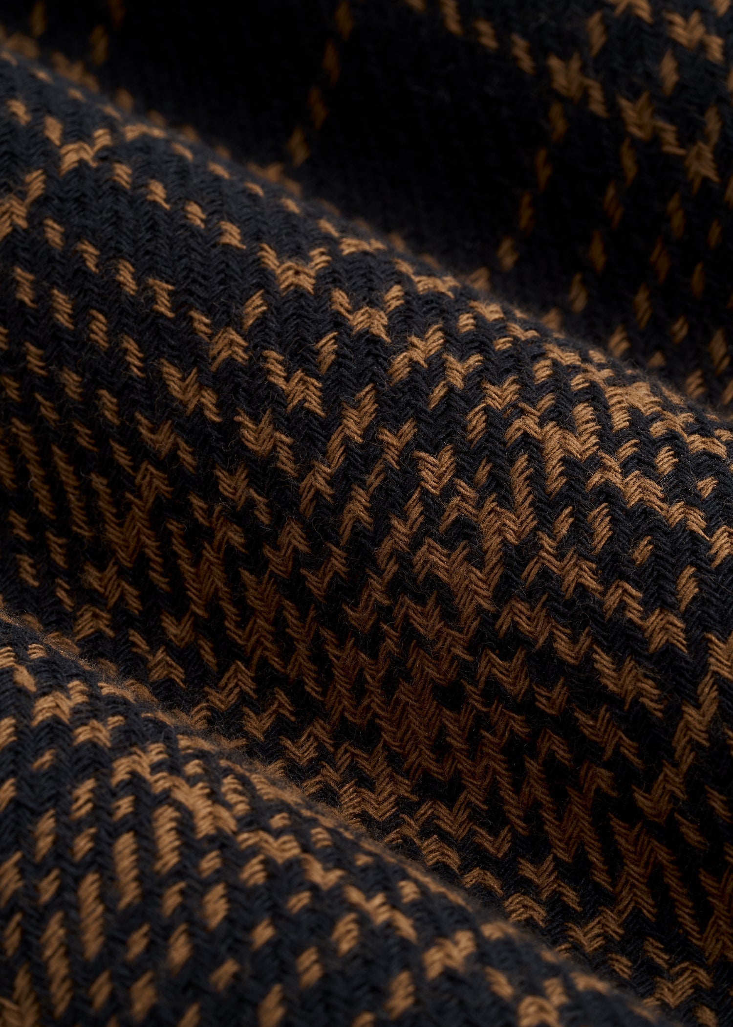 Lightweight Woven Overshirt for Tall Men in Black and Caramel Plaid
