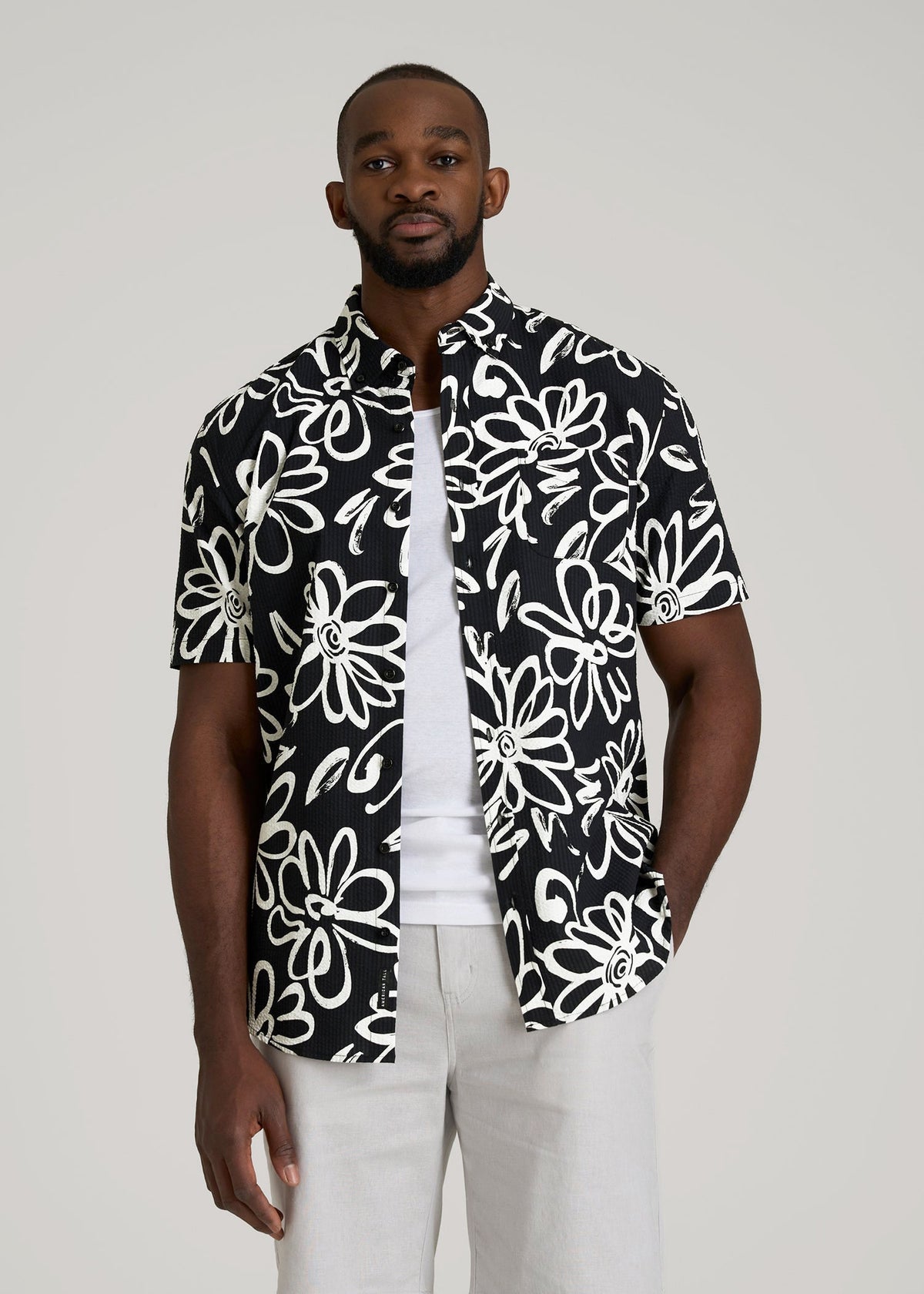 Seersucker Short Sleeve Shirt for Tall Men in Black and White Floral