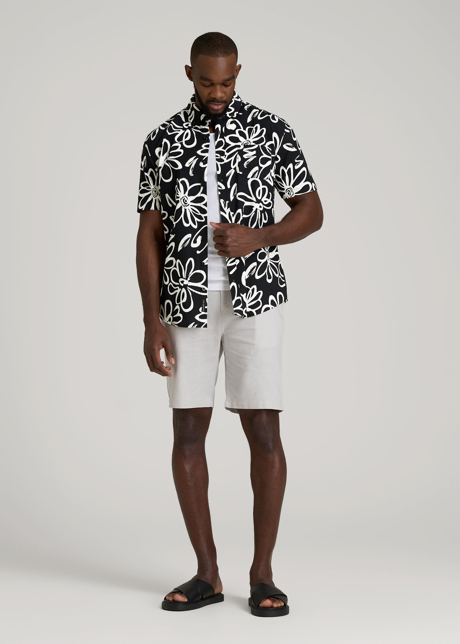 Seersucker Short Sleeve Shirt for Tall Men in Black and White Floral