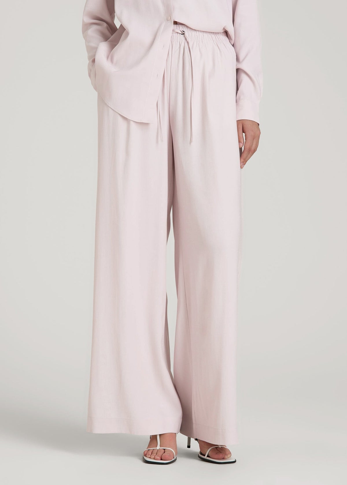 Relaxed Pull-On Pants for Tall Women in Grey Lilac