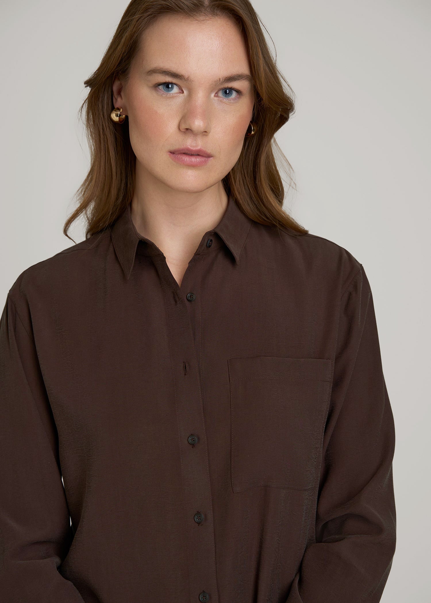 Relaxed Button-Up Single-Pocket Blouse for Tall Women in Espresso