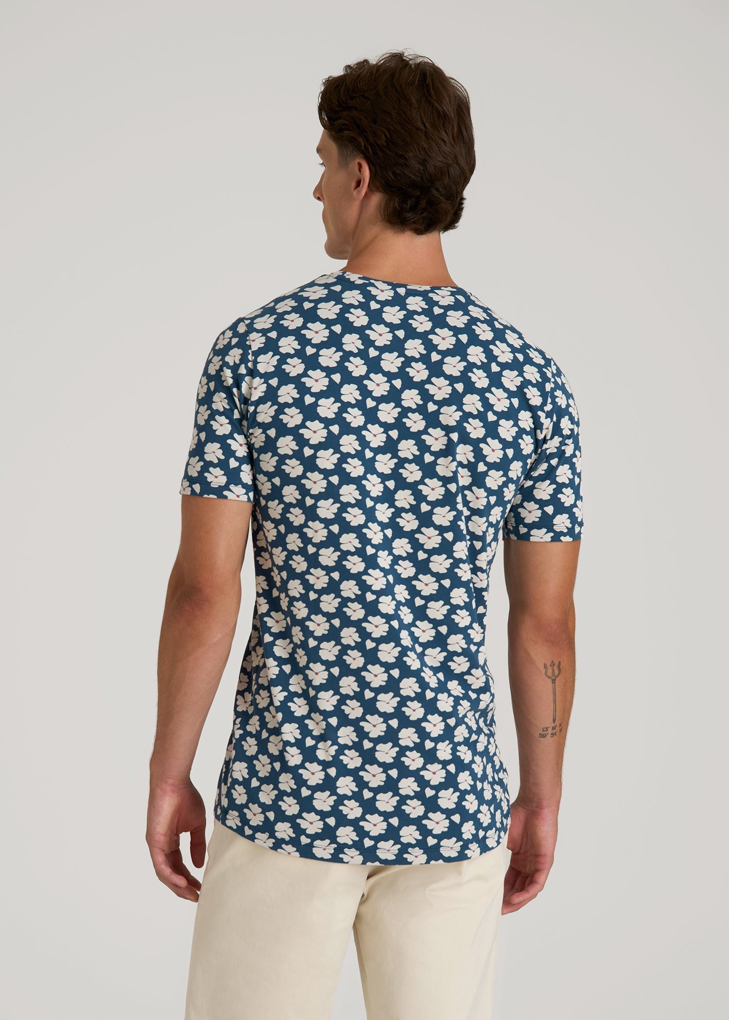 Stretch Pima Cotton Printed Tee for Tall Men in Bright Blue Floral